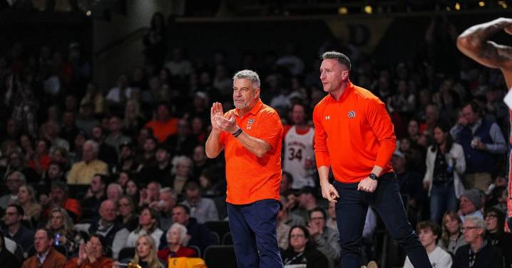 Auburn head basketball coach Bruce Pearl announces retirement amid rumors of Senate bid