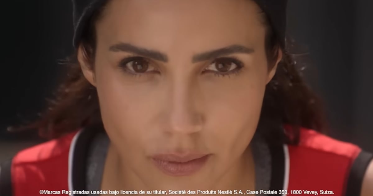 La mujer dormida ya despertó, ¿tú, sabes por qué?