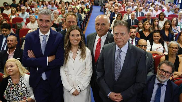 El Centro Asturiano "de la acogida y el bienestar" abre en multitud sus fiestas