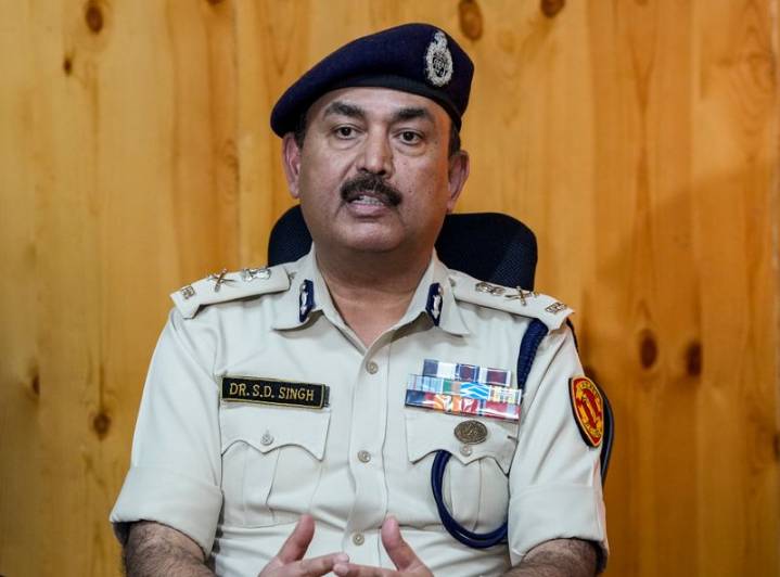 PIB fact checks Ladakh DGP’s video, says it is digitally altered