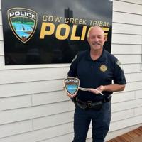 Inmates in Connell create medallion for Oregon tribal police chief