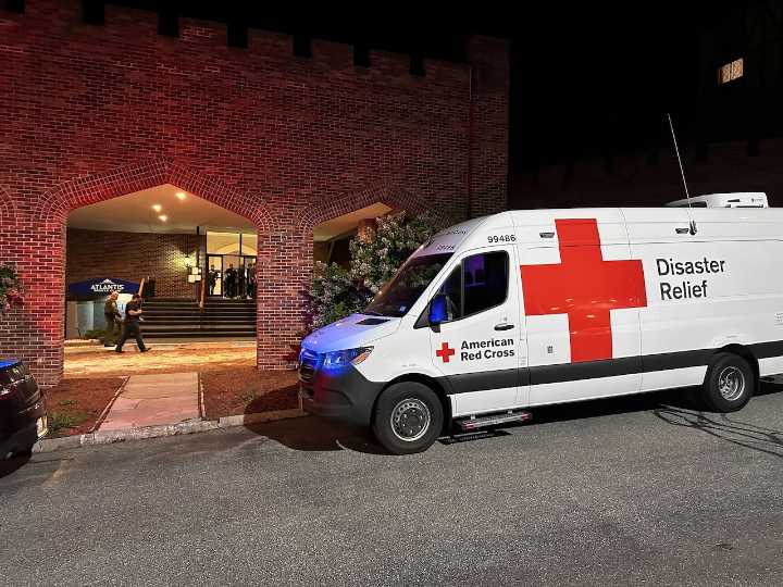 Robert DeCesare died in N.H. country club shooting protecting his wife and daughter