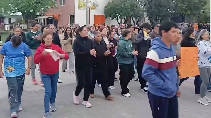 Piedras Blancas marchó y pidió Justicia para la joven abusada cerca de un camping