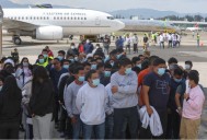 El 44 por ciento de los migrantes deportados hacia Sonora vivió más de 10 años en EU