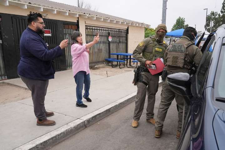 Agentes federales arrestan a dos personas en Home Depot de Hollywood