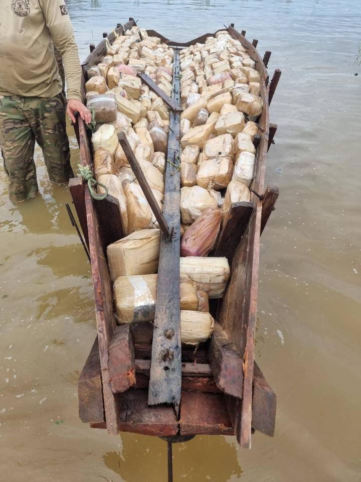 Armada de Colombia mantiene ofensiva contra el narcotráfico en la Amazonía