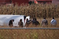 Dejan dos cadáveres envueltos en cobijas en Camino a San Pablo, Tepeaca
