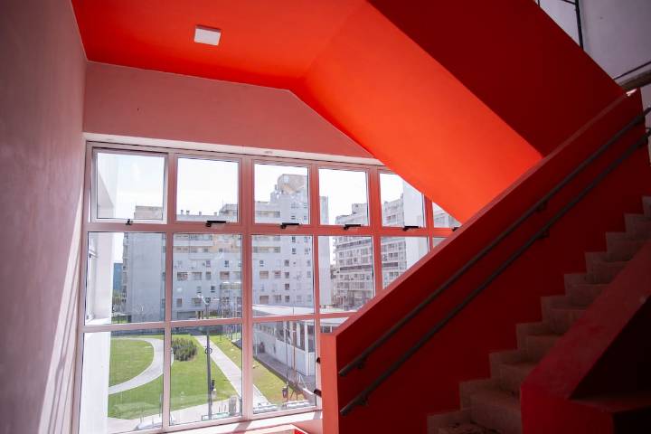 Estará lista en un mes. Cómo es la nueva escuela bilingüe para 400 alumnos que presentó el gobierno porteño