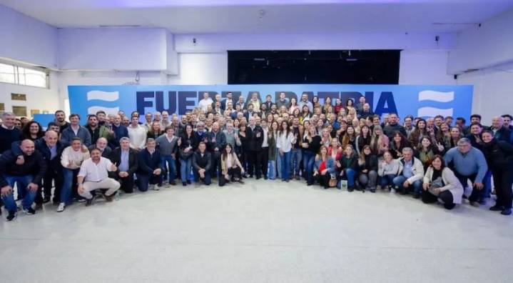 El peronismo se mostró unido antes de la marcha por CFK y busca apuntalar la candidatura de Taiana