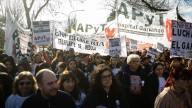 Trabajadores del Garrahan realizan un paro y movilización contra el veto de Javier Milei