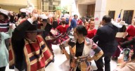Diputados y senadores bailaron cueca en el Congreso Nacional para dar inicio a las Fiestas Patrias