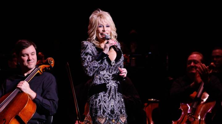 Dolly Parton Postpones Las Vegas Concerts, Cites 'Health Challenges'