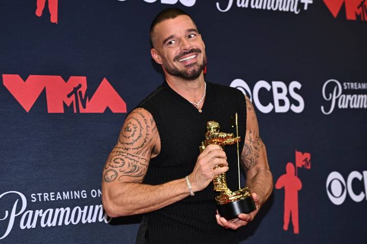 Ricky Martin al recibir su Latin Icon Award en los MTV VMAs: “Queremos romper fronteras y mantener viva la música”