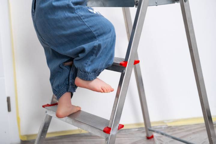 Most toddler towers that families buy aren’t safe, study finds