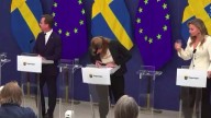 Suecia estrenó ministra de Salud pero la funcionaria se desmayó en medio de su primera conferencia de prensa