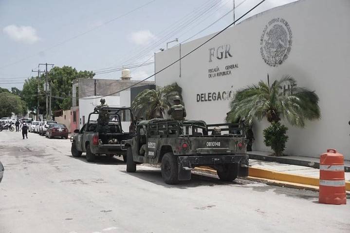 Vinculan a 14 por delincuencia organizada y acopio de armas de fuego