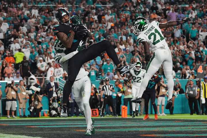 One of NFL’s top receivers carted off field, taken to hospital after injury