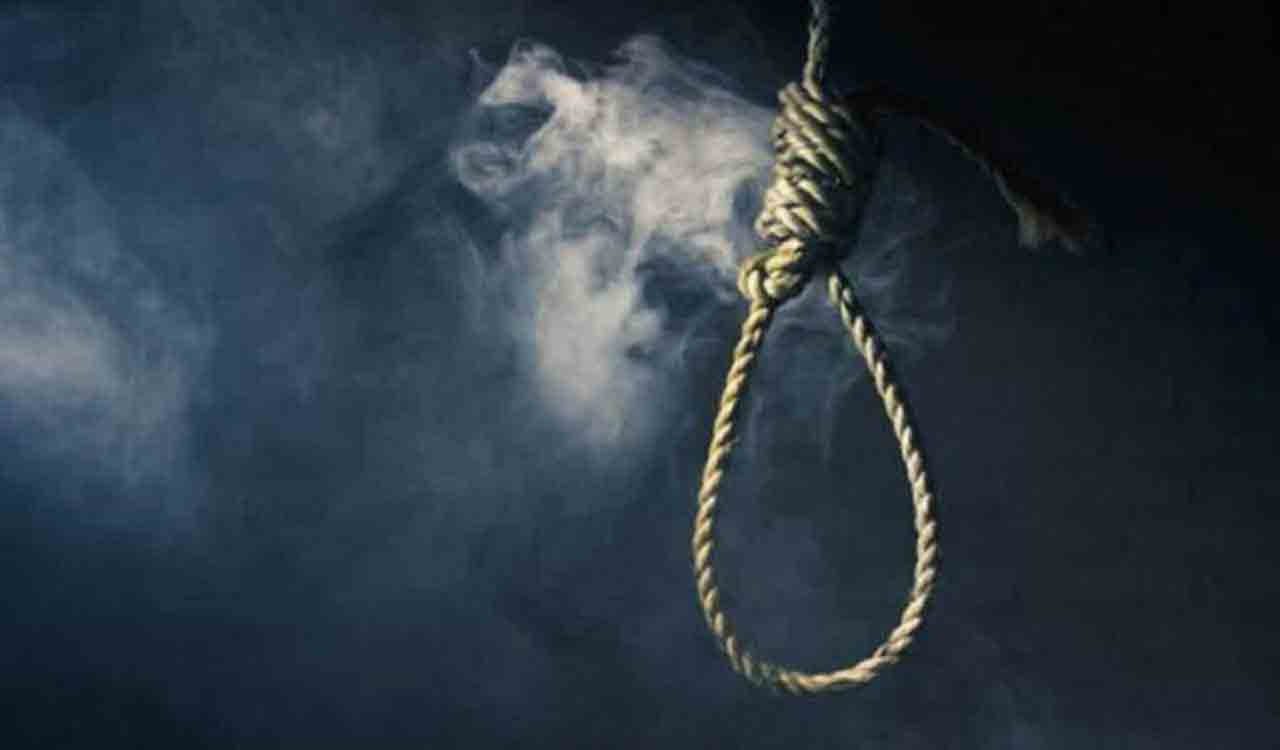 Hyderabad: Youth found hanging near home in Jeedimetla