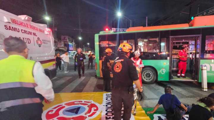 Choque de Camión Ruta 185 Deja 12 Lesionados en Centro de Monterrey