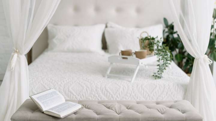 The Decades-Old Bedroom Trend That's Making A Hard Comeback In Homes Today