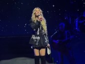 Cris Morena reapareció en público en el concierto de Erreway tras la muerte de su nieta Mila