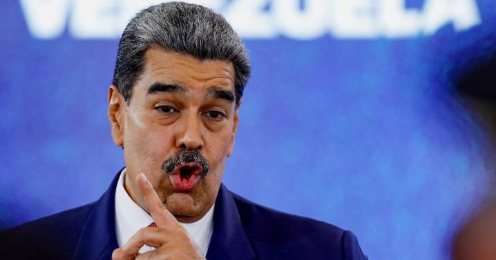 Maduro invita a Trump al diálogo por tensiones en el Caribe