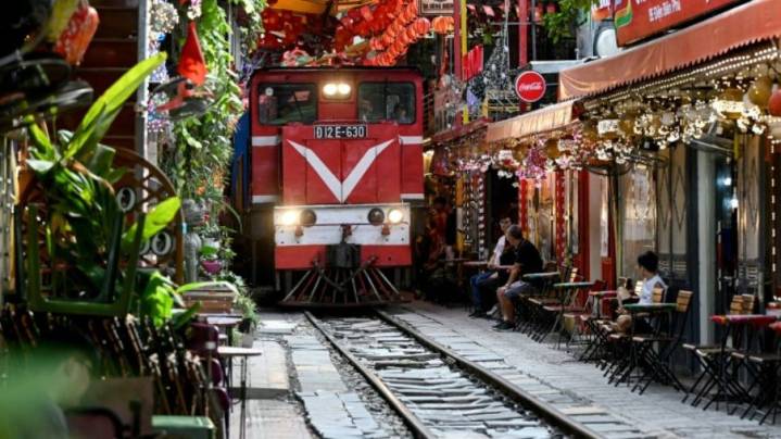 Turismo en Vietnam: la polémica “Calle del tren” que atrae a miles de visitantes