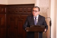 Gobierno autoriza viaje de Juan José Santiváñez a Suiza: Y le levantan impedimento de salida del país