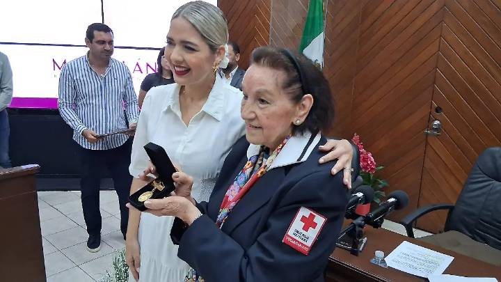 María Graciela Toledano recibe el Premio al Mérito Femenino ‘Agustina Monterde Lafarga’ 2025