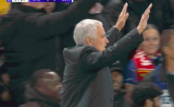 Jose Mourinho praised for ‘classy’ moment during Chelsea return