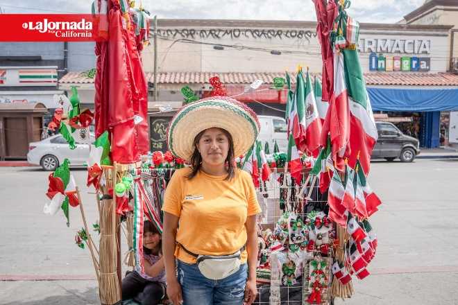 Carritos con los colores de la bandera invaden las calles en el mes patrio 