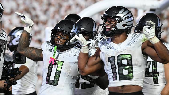 Oregon jumps over Miami to No. 2 in AP Top 25; FSU plummets to No. 18