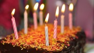 Más de cien adolescentes se amotinan en la calle tras el cierre policial de una fiesta de cumpleaños clandestina