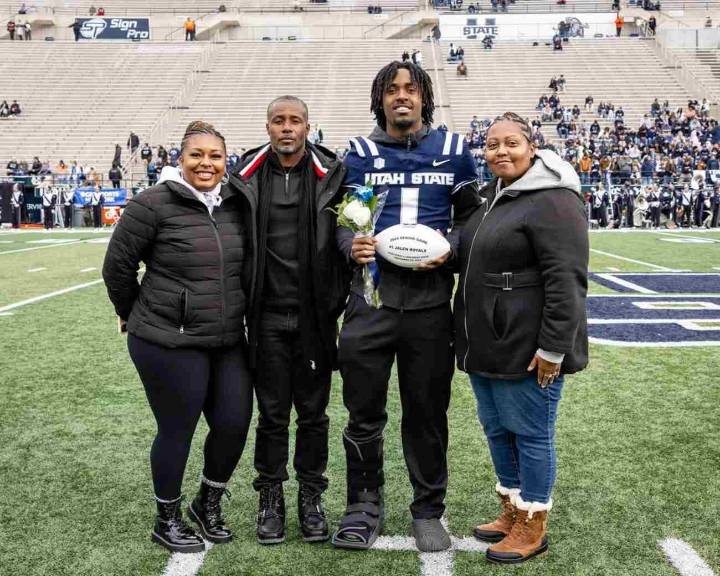 Who Are Jalen Royals’ Parents? All About NFL Star’s Dad DeAndre Royals and Mom Tiombe Royals Discover all about Jalen Royals’ parents, DeAndre and Tiombe Royals, their background, and family. Read mor