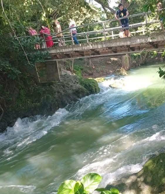 Alarma en Tambaca; descubren cuerpo de persona que cayó de un puente