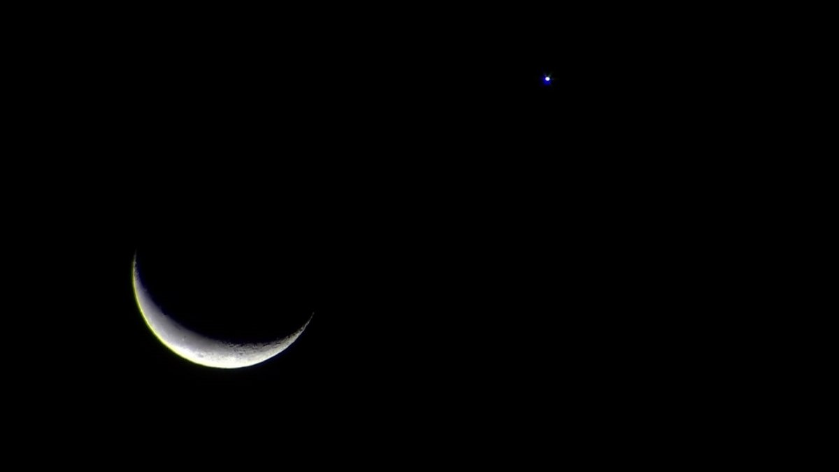What planet was next to the moon Friday? The ‘peculiar’ conjunction