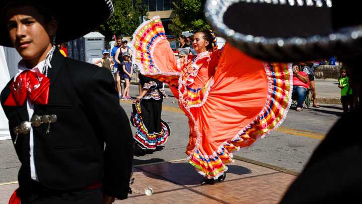 How to celebrate Hispanic Heritage Month in Des Moines