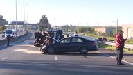 Impactante choque y vuelco en General Paz: una persona herida tras el impacto entre un auto y una camioneta
