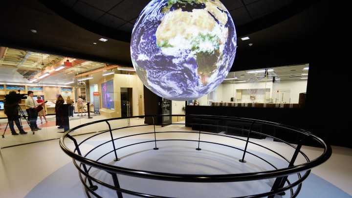 Judge seeks deal in fight over Gannon Center at public library