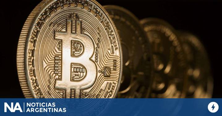 Ni dólar ni tasas: crece el interés en una moneda fuera del alcance de Luis Caputo