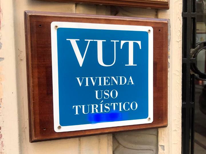 El sector de viviendas vacacionales de Andalucía defiende su impacto positivo y rechaza que haya saturación turística