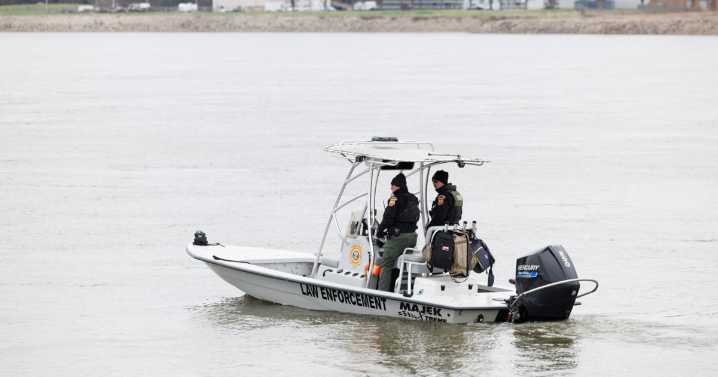 Body of unidentified man pulled from Missouri River northeast of Blair
