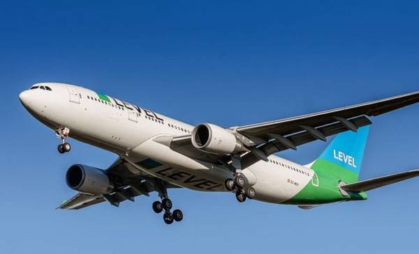 Un Airbus gigante sobrevoló a baja altura el cielo platense durante más de una hora: que pasó