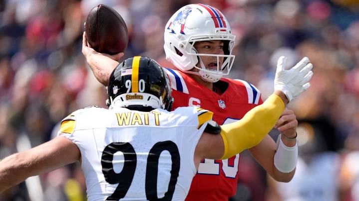 Patriots beat themselves with 5 turnovers vs. Steelers, including 2 near the end zone
