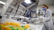 Anmat clausuró un laboratorio y ordenó retirar un medicamento contra la leucemia