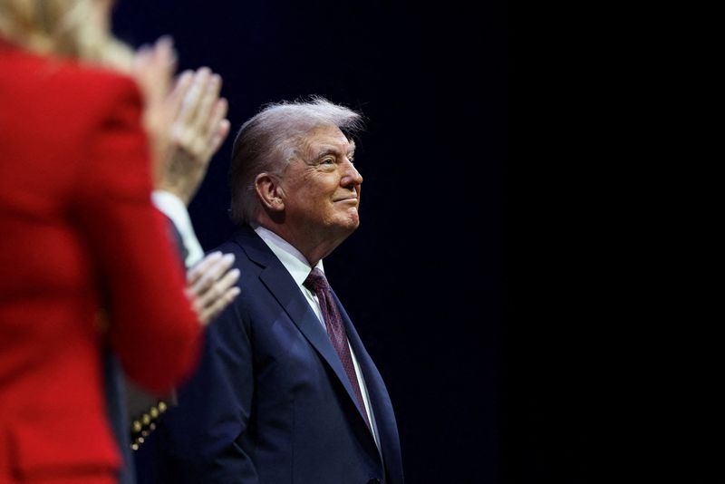 Trump approval rating at 42% - weak on economy, Reuters/Ipsos poll shows