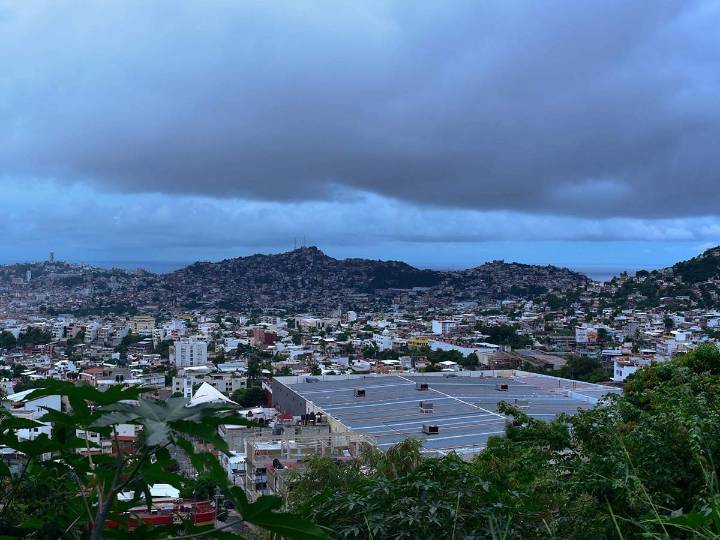 Tampoco habrá clases este viernes en Acapulco por la depresión tropical 13