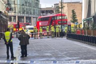 Atropellamiento masivo en Londres ocasionado por un autobús rojo; así ocurrió
