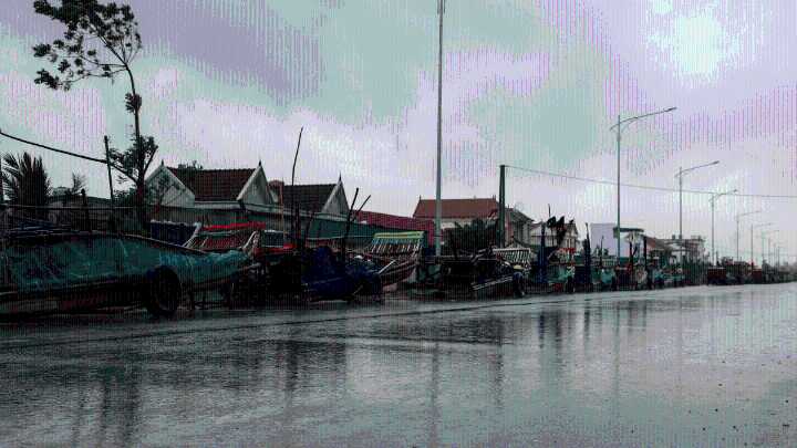 2 dead, 17 missing as Typhoon Bualoi makes landfall in Vietnam
