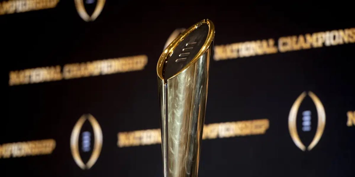 AP college football rankings: Alabama falls 3 spots, Auburn drops out of Top 25